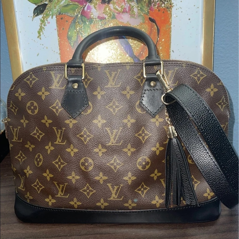 ❌ SOLD ❌ Preloved Authentic Louis Vuitton Alma Monogram